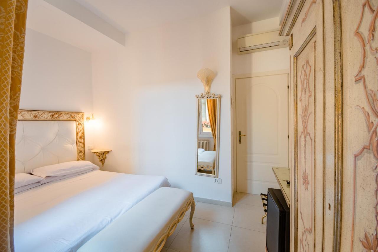 Residenza Due Torri Check In Presso Vicolo Cattani 7 Gasthof