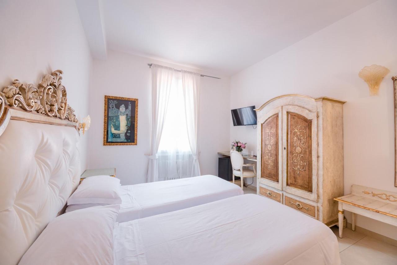 Residenza Due Torri Check In Presso Vicolo Cattani 7 Gasthof 3*