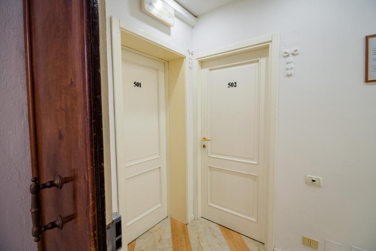 Residenza Due Torri Check In Presso Vicolo Cattani 7 Gasthof