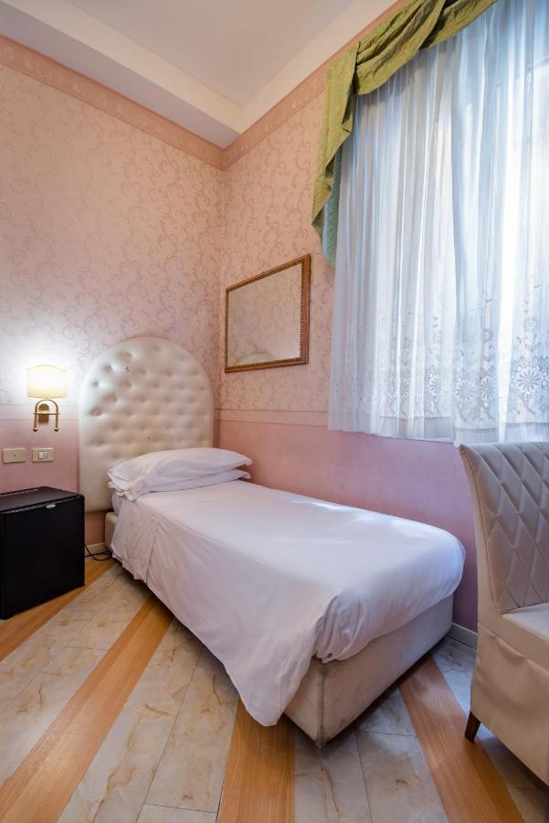 Residenza Due Torri Check In Presso Vicolo Cattani 7 Guest house